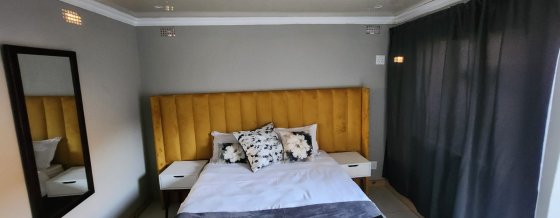Room G — Executive Rear Rooms Suite